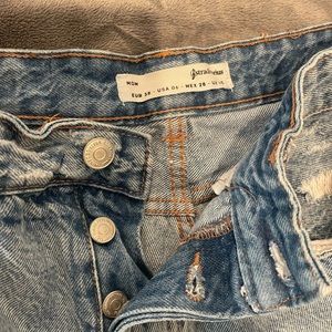 stradivarius mom high waste jeans with button fly